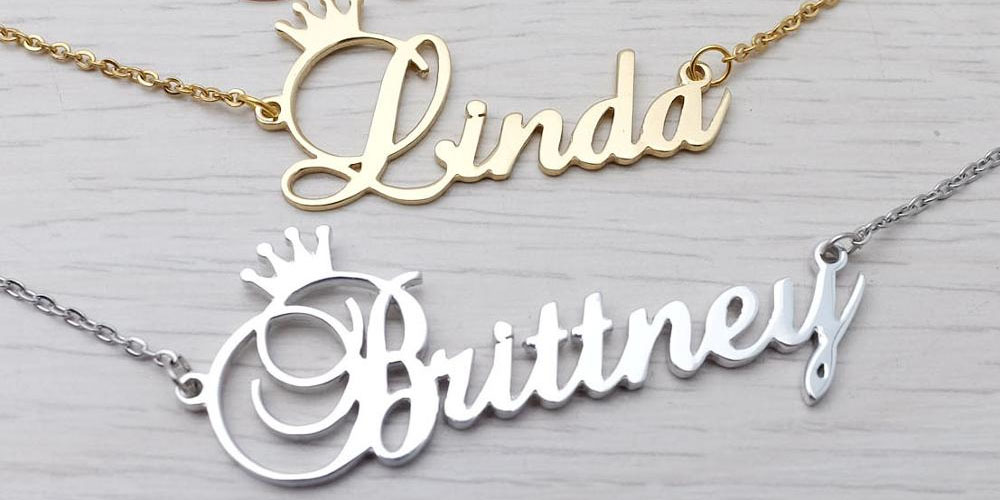 Different Ways of Styling Name Necklaces